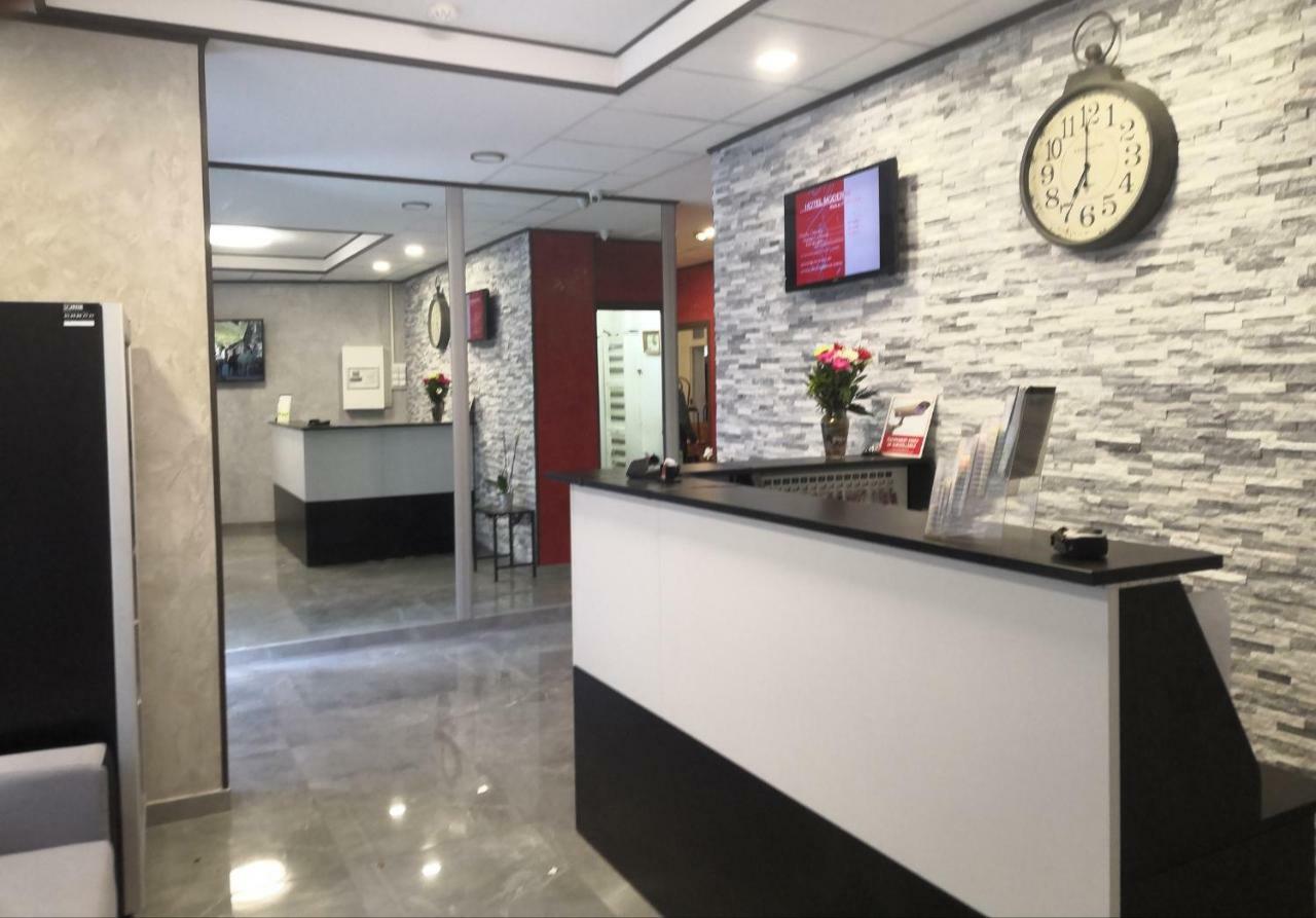 摩登酒店 圣但尼 外观 照片